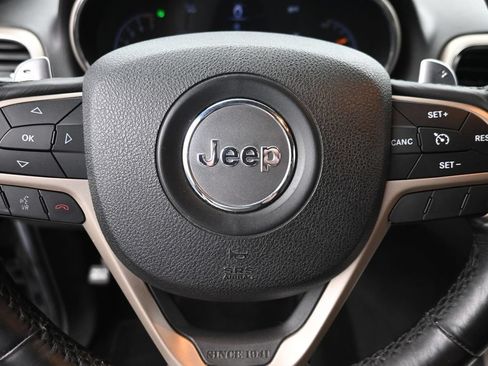 Used 2014 Jeep Grand Cherokee Laredo w/ All Weather Capability Group AWD/4WD image 17