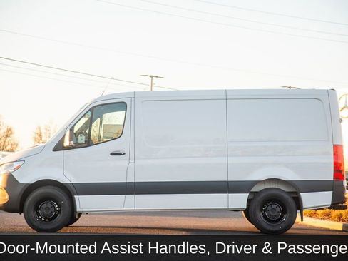Used 2025 Mercedes-Benz Sprinter 2500 image 5
