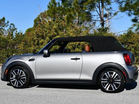Used 2023 MINI Cooper S image 4