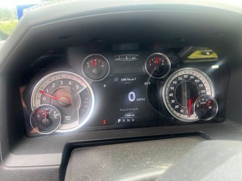 Used 2018 RAM 3500 Laramie w/ Convenience Group AWD/4WD image 3