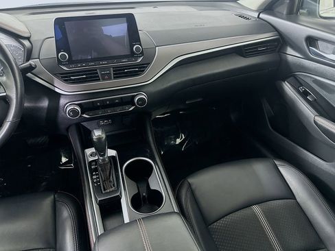 Used 2024 Nissan Altima 2.5 SR FWD image 18