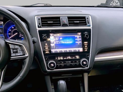 Used 2018 Subaru Outback 2.5i Limited AWD/4WD image 7