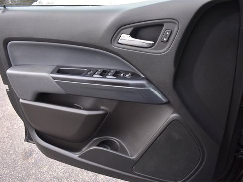 Used 2022 Chevrolet Colorado Z71 image 35