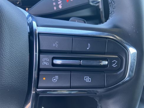 Used 2025 GMC Acadia Elevation image 26