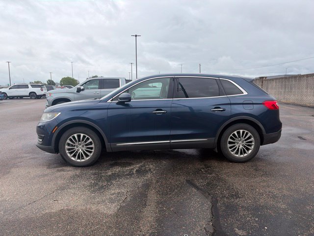 Used 2017 Lincoln MKX Select w/ Enhanced Security Package FWD image 4