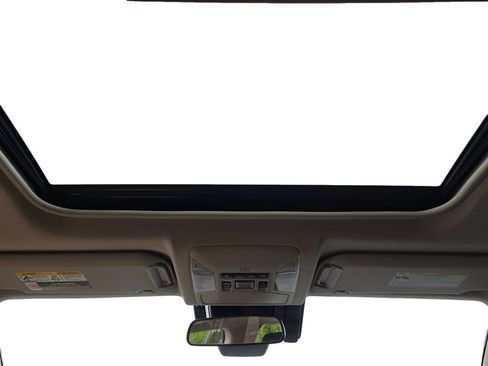 Used 2020 Toyota RAV4 XLE Premium AWD/4WD image 14