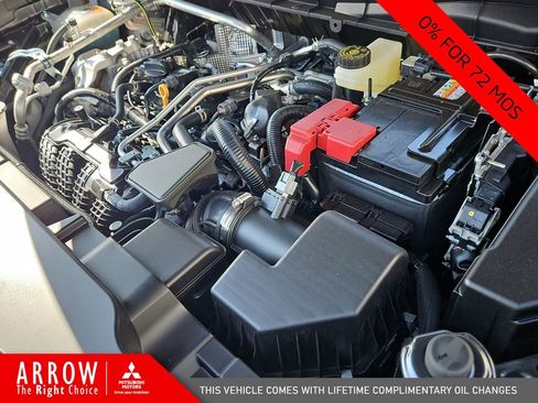 New 2025 Mitsubishi Outlander SE image 16