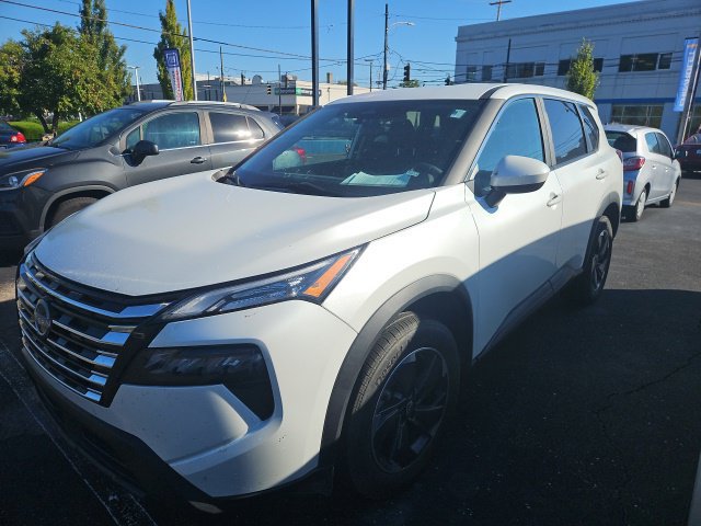 Used 2024 Nissan Rogue SV FWD image 7