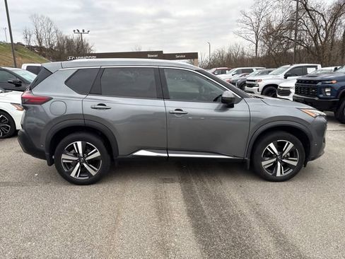 Used 2023 Nissan Rogue SL w/ SL Premium Package image 6