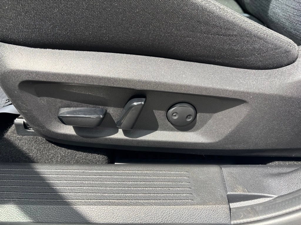 Certified 2023 Nissan Rogue SV AWD/4WD image 18