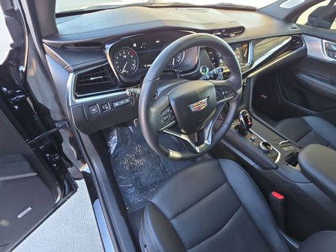 Used 2024 Cadillac XT6 Sport w/ Technology Package image 10