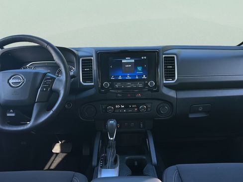 Used 2024 Nissan Frontier SV w/ SV Convenience Package RWD image 15