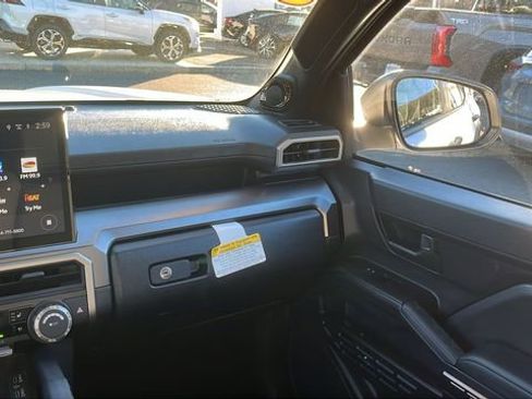 Used 2025 Toyota 4Runner TRD Off-Road Premium image 21