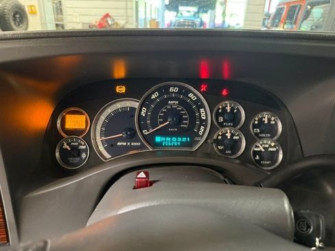 Used 2002 Cadillac Escalade AWD image 48