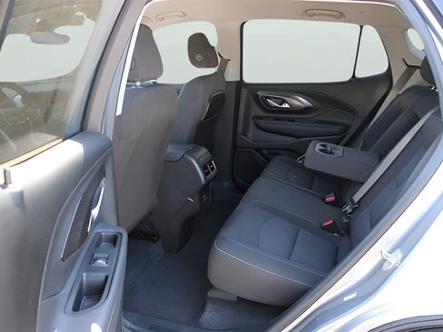Used 2023 GMC Terrain SLE w/ Driver Convenience Package FWD image 14