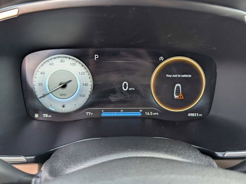 Used 2023 Hyundai Santa Fe SEL w/ Premium Package image 11