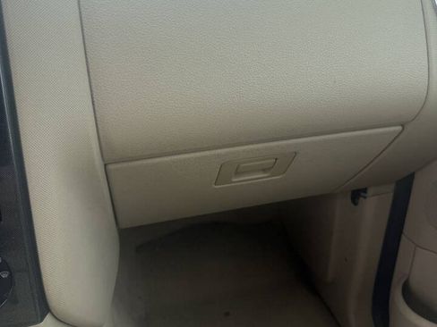Used 2006 Ford Explorer XLT AWD/4WD image 16