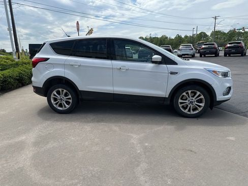 Used 2019 Ford Escape SE AWD/4WD image 4