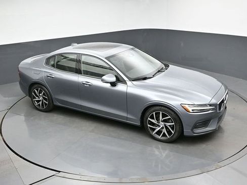 Used 2020 Volvo S60 T5 Momentum w/ Protection Package Premier FWD image 36