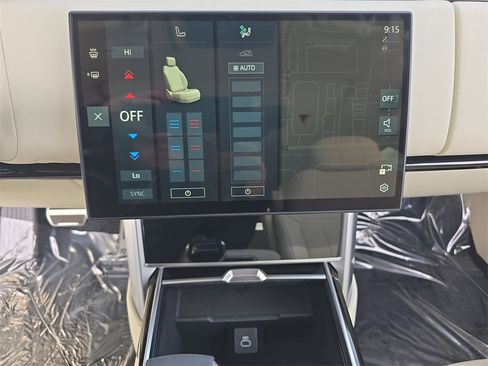 Certified 2025 Land Rover Range Rover SE image 25