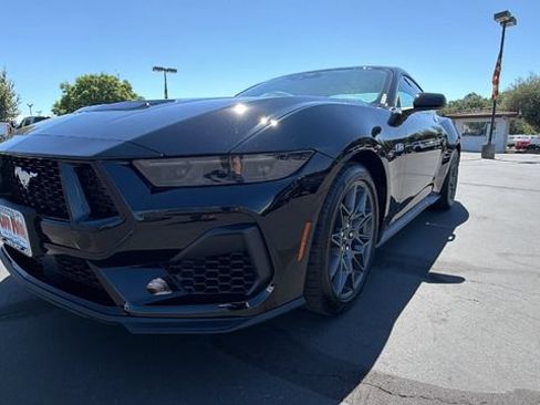 New 2026 Ford Mustang GT Premium w/ GT Performance Package RWD image 9