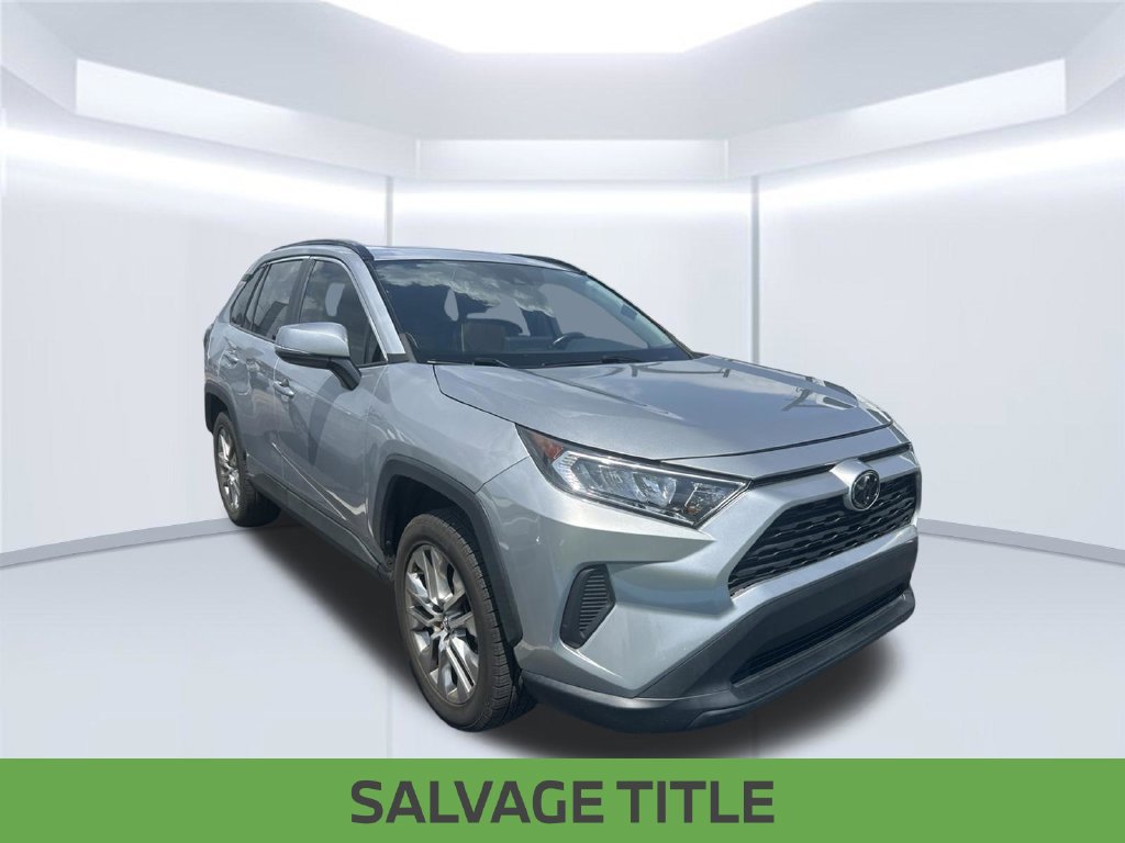 Used 2020 Toyota RAV4 XLE Premium FWD image 4