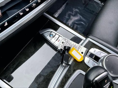 Used 2020 BMW 745e xDrive image 13