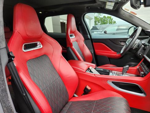Used 2020 Jaguar F-PACE SVR image 16