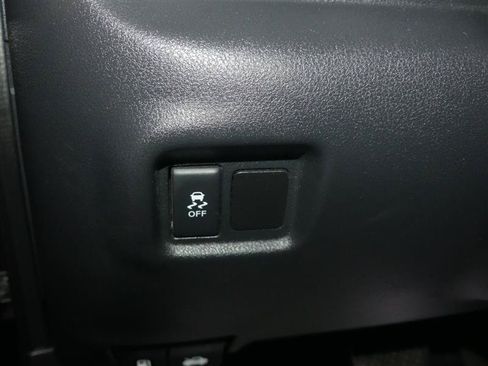 Used 2018 Nissan Versa SV w/ SV Special Edition Package FWD image 28