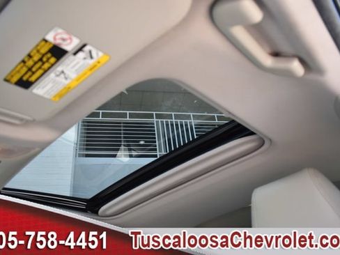 Used 2019 Toyota RAV4 XLE w/ Convenience Package FWD image 21