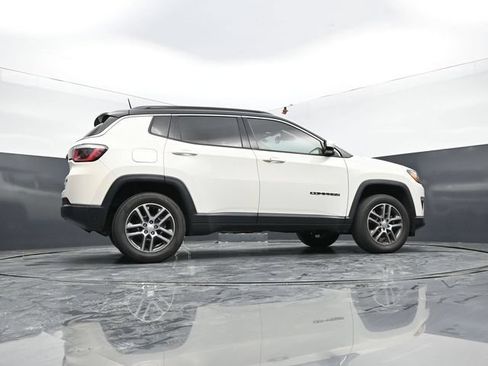Used 2018 Jeep Compass Latitude w/ Cold Weather Group AWD/4WD image 56