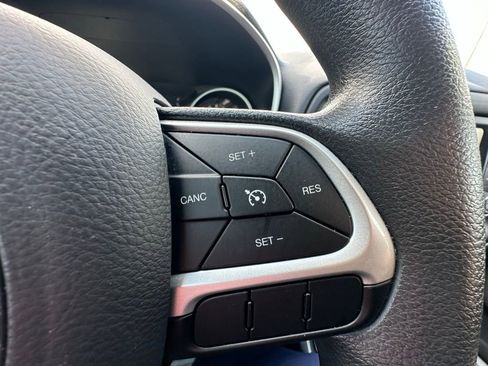 Used 2018 Jeep Compass Sport image 18