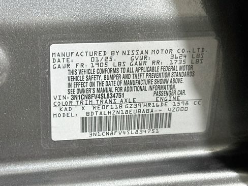 Used 2025 Nissan Versa SR FWD image 12