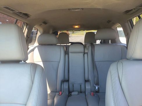 Used 2011 Toyota Highlander SE w/ Tow Pkg AWD/4WD image 11