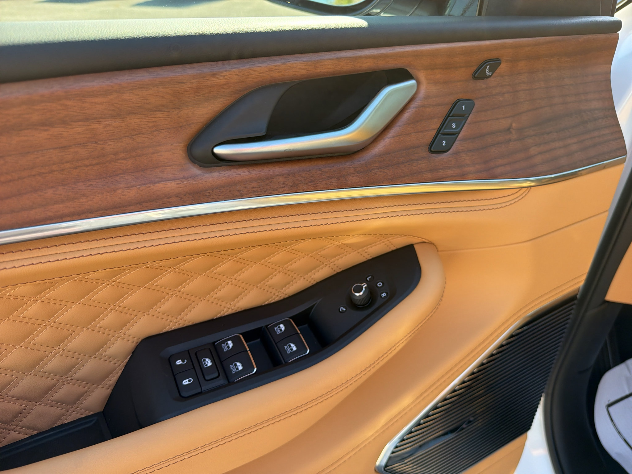 New 2027 Jeep Grand Cherokee Summit AWD/4WD image 15