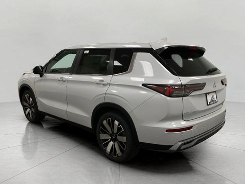 New 2026 Mitsubishi Outlander SE AWD/4WD image 7