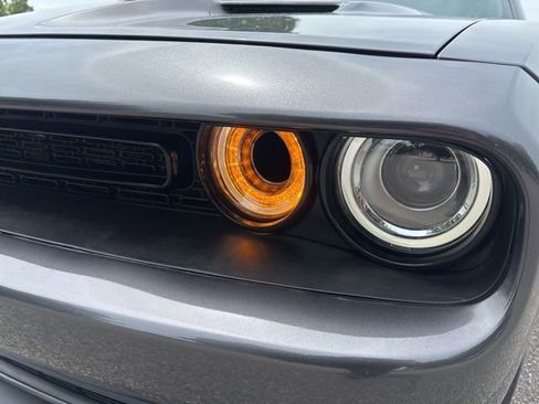 Used 2018 Dodge Challenger R/T w/ Driver Convenience Group RWD image 9