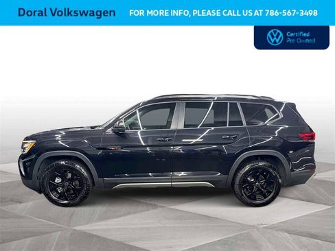 Certified 2025 Volkswagen Atlas Peak Edition SE image 5