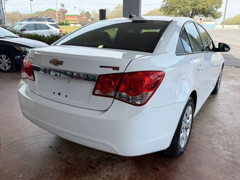 Used 2014 Chevrolet Cruze LS FWD image 6