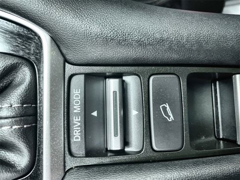 Certified 2025 Honda HR-V EX-L image 21