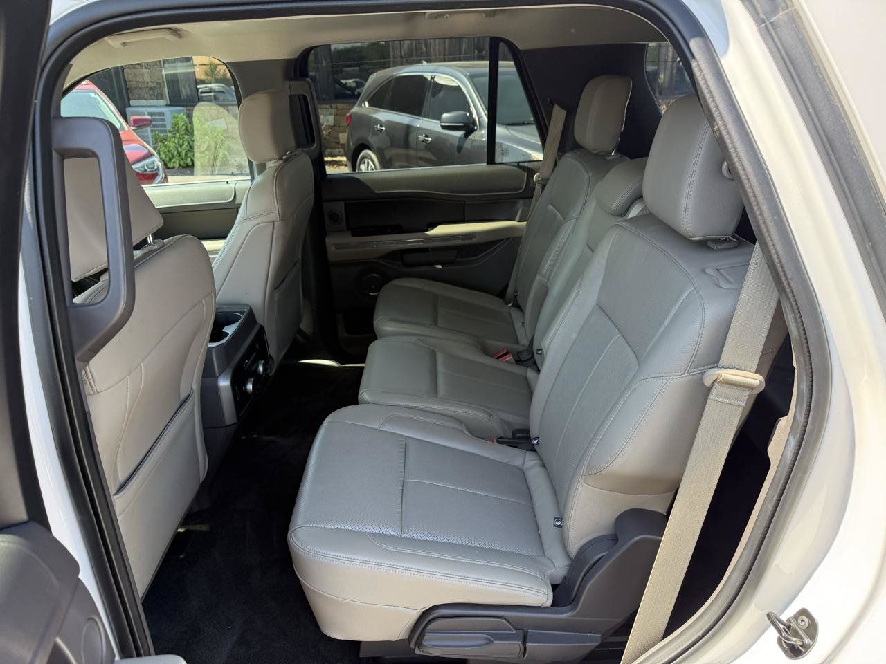 Used 2018 Ford Expedition XLT w/ Equipment Group 201A RWD image 7
