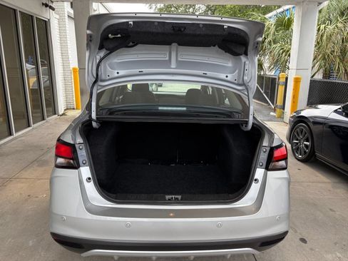 Used 2025 Nissan Versa SV FWD image 31