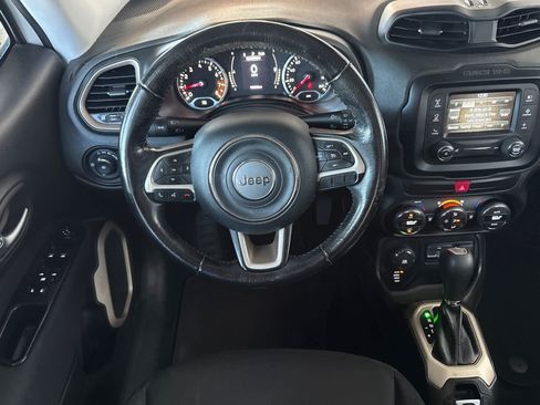 Used 2017 Jeep Renegade Latitude w/ Popular Equipment Group AWD/4WD image 16