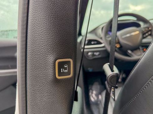 New 2026 Chrysler Pacifica Select image 27