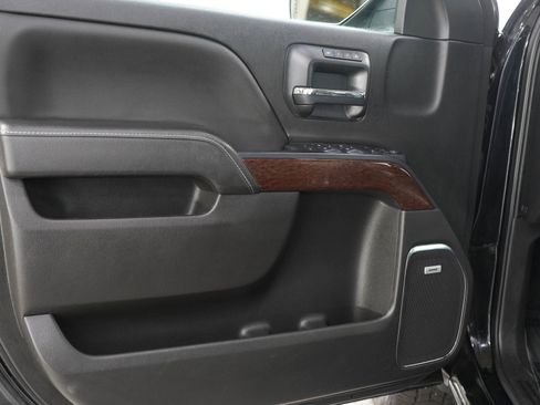 Used 2018 GMC Sierra 1500 SLT w/ SLT Premium Package AWD/4WD image 17