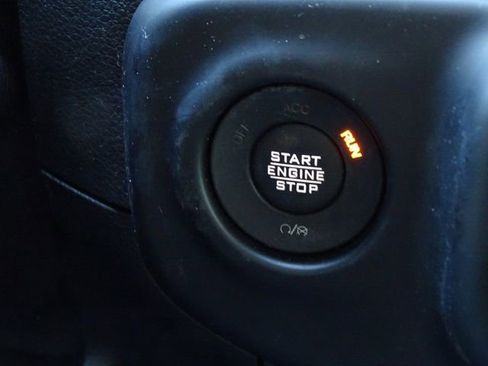 Used 2021 Jeep Wrangler Unlimited Sahara image 33