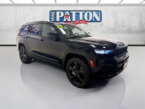 Used 2023 Jeep Grand Cherokee L Laredo image 1