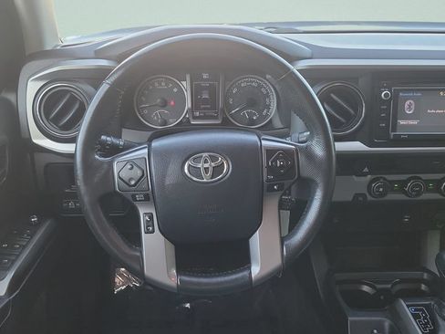 Used 2017 Toyota Tacoma SR5 w/ Tow Package RWD image 12