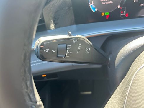 New 2026 Volkswagen Tiguan SE R-Line image 24