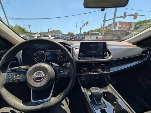 Used 2023 Nissan Rogue SV FWD image 21